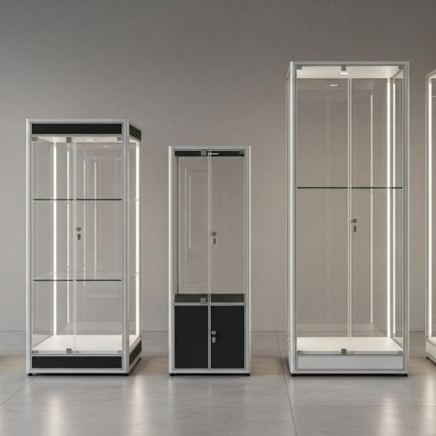 7 kluczowych korzyści wyboru profesjonalnej gabloty stojącej