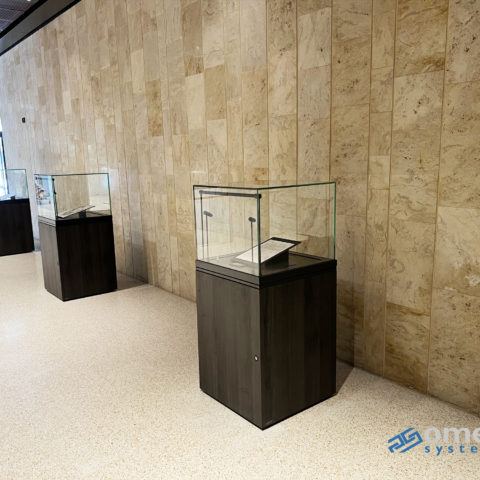 Gablota stojąca – praktyka projektowa Omega System. Poznaj, jak tworzymy nasze konstrukcje!